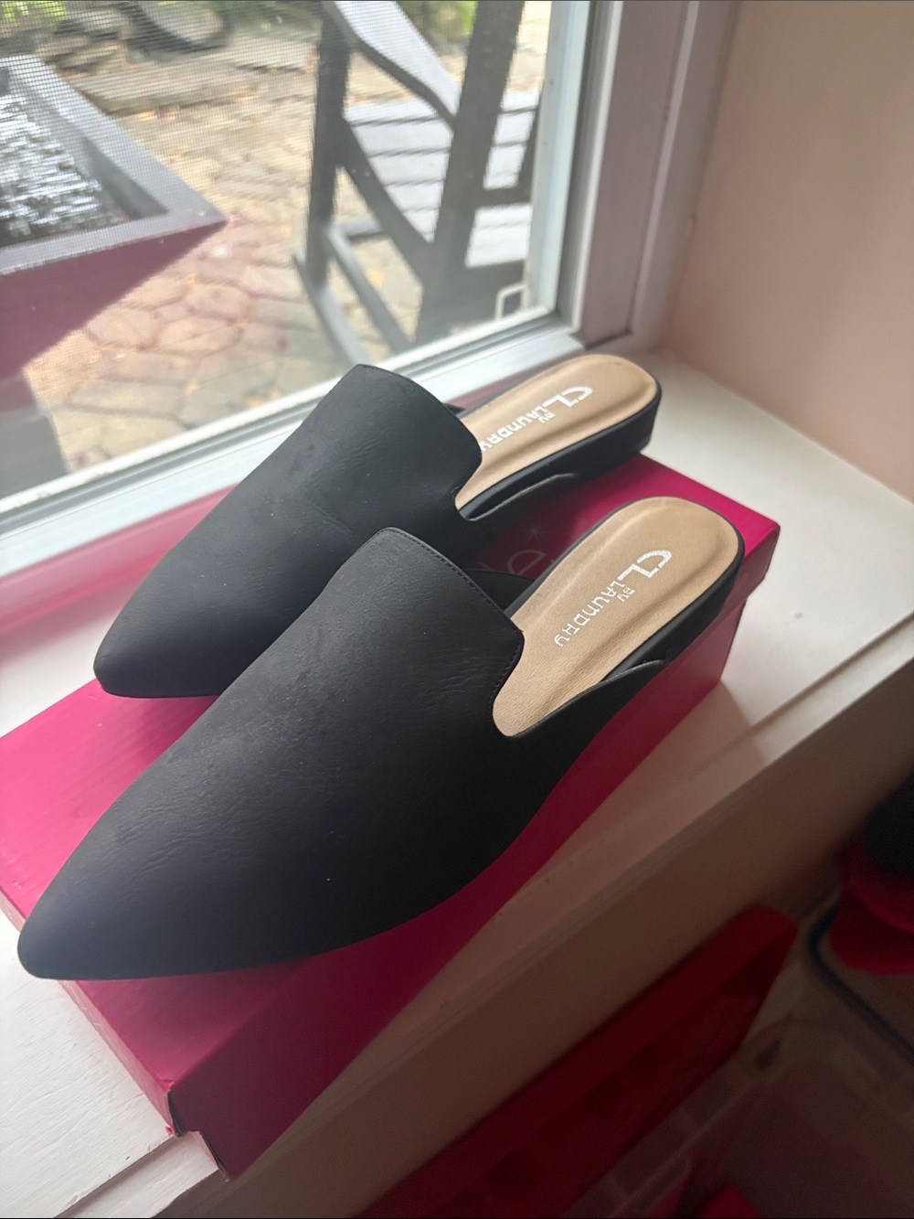 CL By Laundry Women's Black Pointed Mule Slides